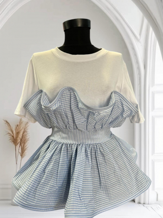 Fashion - Tricou cu volane