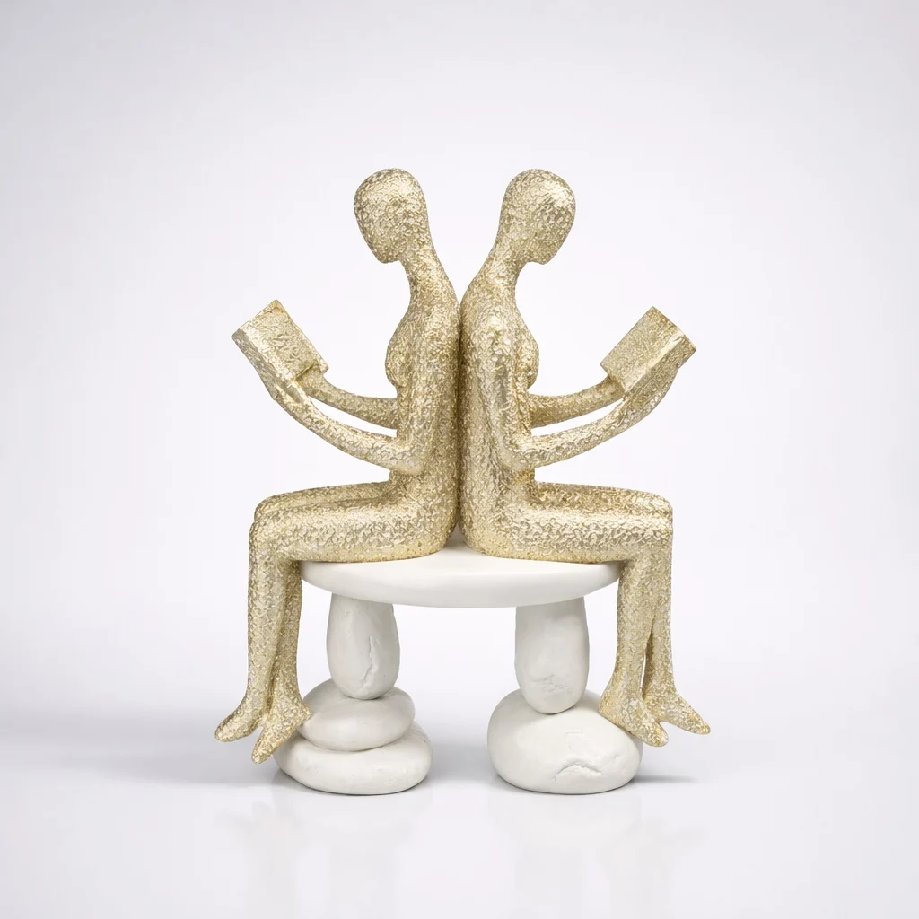 Statueta abstracta cu Indragostiti care citesc [1]