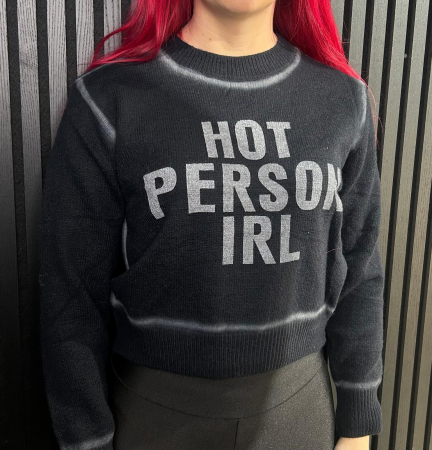 Bluze - Pulover negru cu personaj sexy