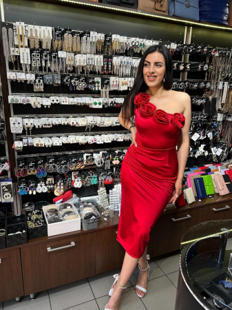 Rochie eleganta cu flori la decolteu,Rosie [1]