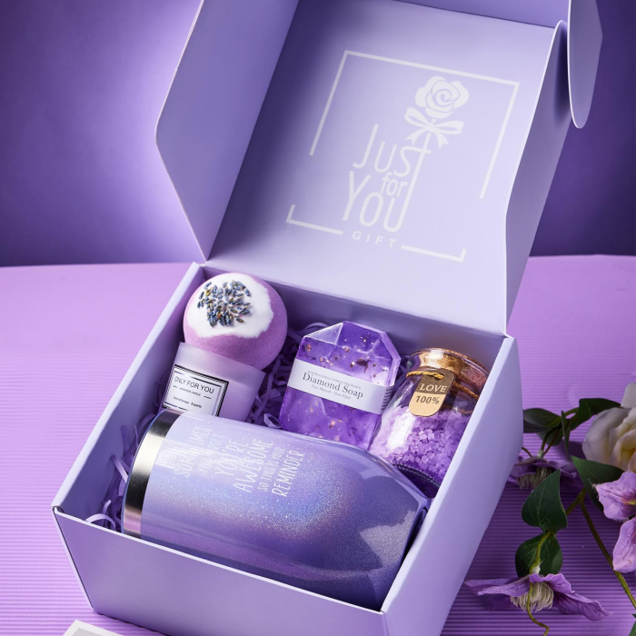 Set Cadou Giftry®, pentru Femei – Set Spa Lavanda 6 Piese, Pahar Termos, Lumanare, Sare si Bomba de Baie, Sapun si Felicitare – Cadou Elegant pentru Zi de Nastere, Craciun, Valentine’s Day, Mov [5]