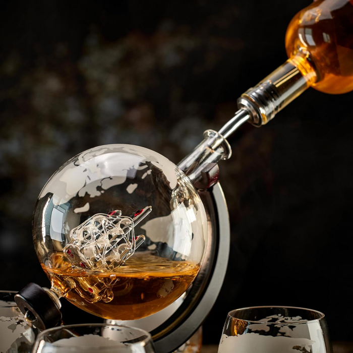 Set decantor whisky Giftry®, design Glob Pamantesc si barca, 850 ml, 4 pahare cu imprimeu, 8 cuburi din inox, accesorii incluse (palnie, cleste, support lemn, picurator) [4]