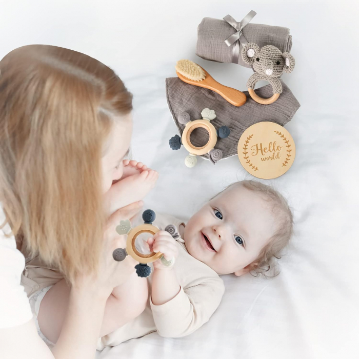 Set pentru bebelus Giftry®, cadou bun venit nou-nascut, jucarie crosetata, baveta, muselina, inel gingival, perie par, iepuras, milestone card, elefant, gri [4]