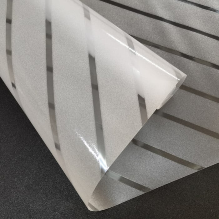 Folie Decorativa Pentru Geam, Dungi Mate Pentru Intimitate si Protectie Solara, Folie Decorativa Pentru Geam Folie autocolanta geam Folie Geam Folie autocolanta geam termopan Folie geam sa nu se vada din exterior Folie geam termopan sa nu se vada in casa Folie sablata Folie mata pentru geam Folie adeziva pentru geam [12]