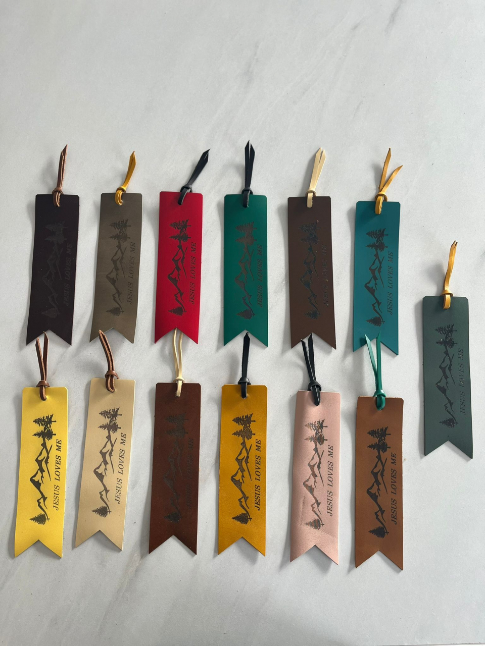 Semn de carte din piele - "Jesus loves me" [4]