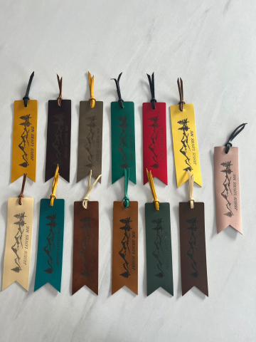 Semn de carte din piele - "Jesus loves me" [2]