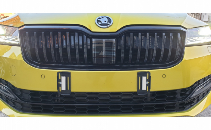 Set suport placute numar inmatriculare auto Premium Super Slim - 4 bucati (fata + spate), fara rama [2]