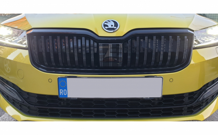 Set suport placute numar inmatriculare auto Premium Super Slim - 4 bucati (fata + spate), fara rama [3]