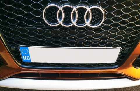 Set suport placute numar inmatriculare auto, grila fagure Audi RS - 2 bucati (fata), fara rama, reglabil, negru [3]