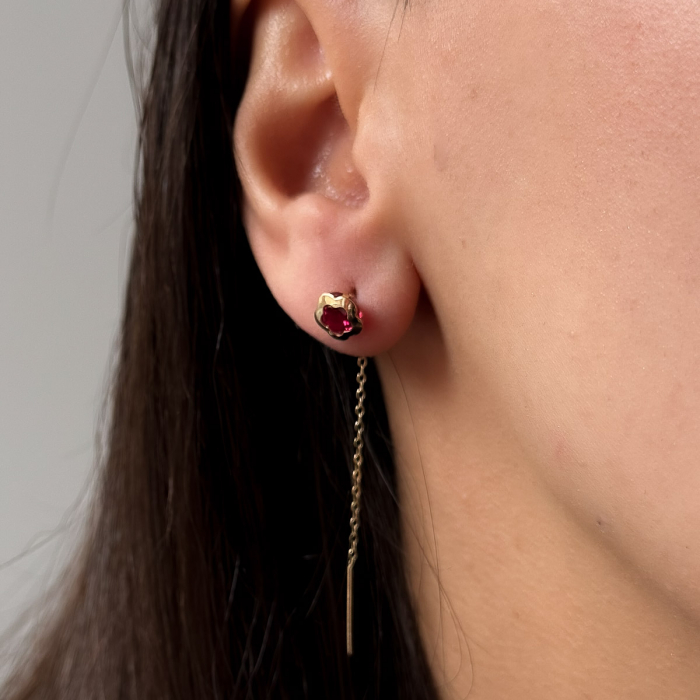 Cercei aur 14K cu floare roșie și lanț delicat – model Red Bloom [3]