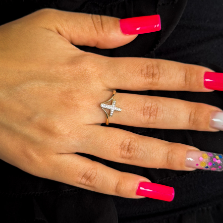 Inel elegant din aur galben 14K cu cruce și zirconii albe – GOLD PIC [1]
