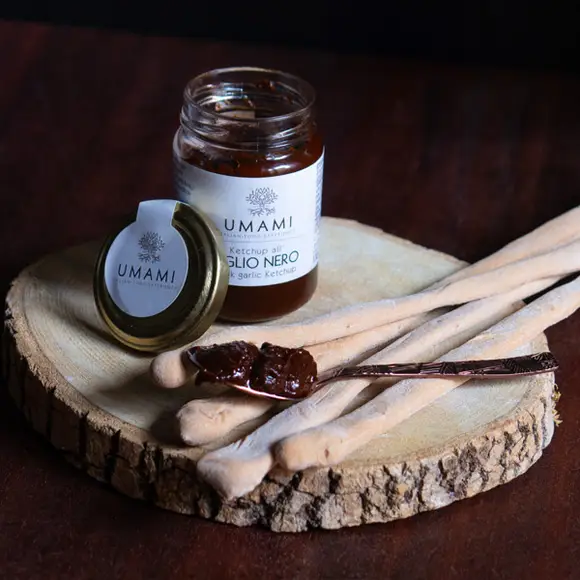 Ketchup cu usturoi negru Umami 130g [1]