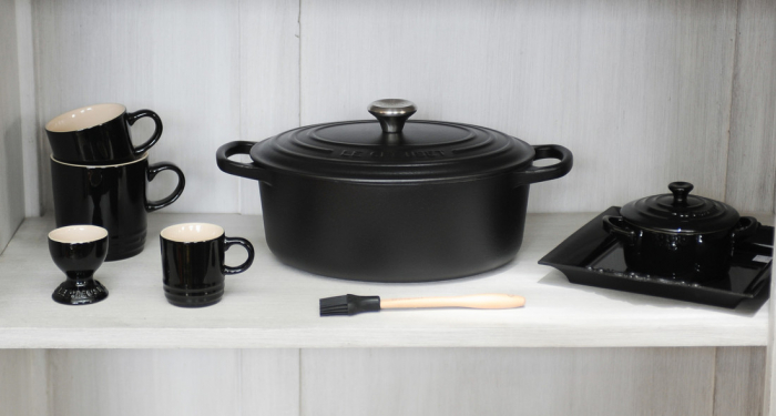 Le Creuset Casserole Oval Signature Satin Black ⌀ 29 cm [2]