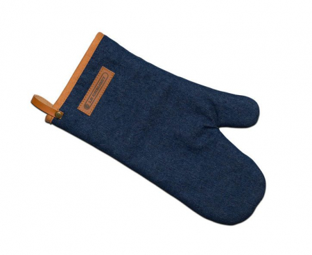 Promotia saptamanii - Le Creuset Oven Mitt Denim