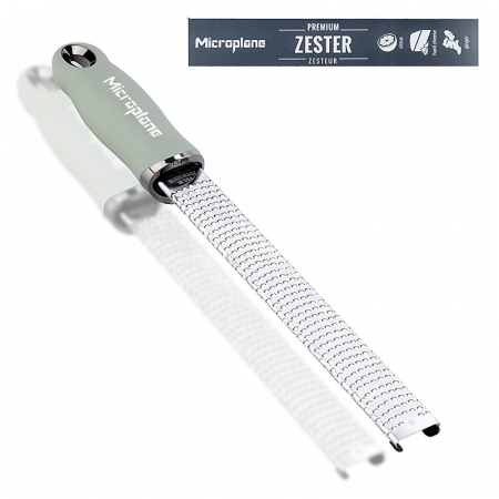 Razatoare, peelere, feliatoare - Razatoare citrice Premium Classic, maner verde salvie/soft-touch, Microplane