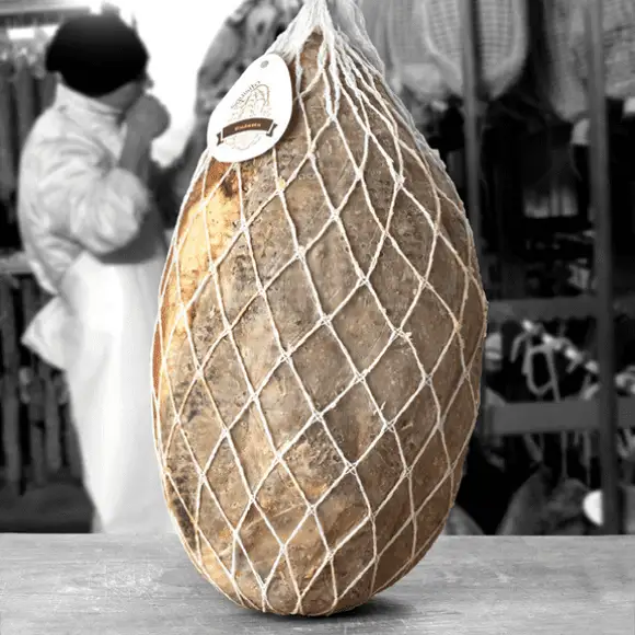 Sunca Culatta della Bassa, aproximativ 5.2 kg [1]