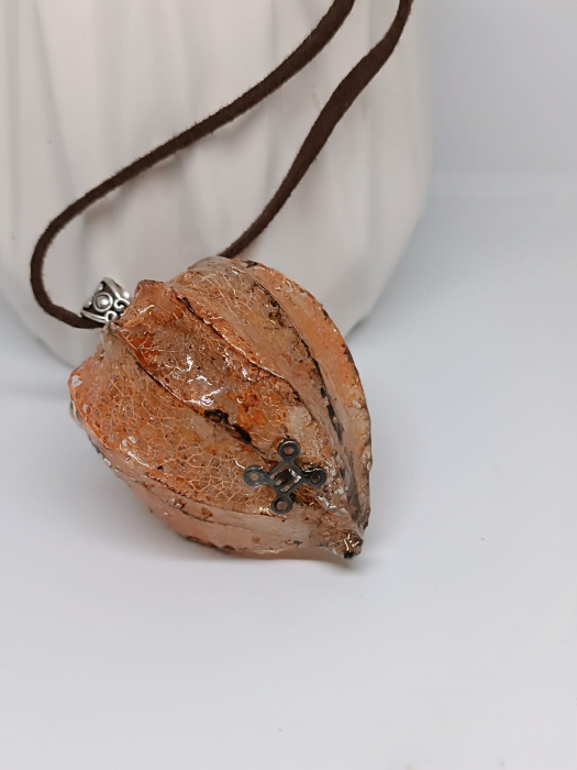 Pandantiv  ”Lampion Chinezesc” ,elegant, din floare de Physalis în rășănă epoxidică [7]