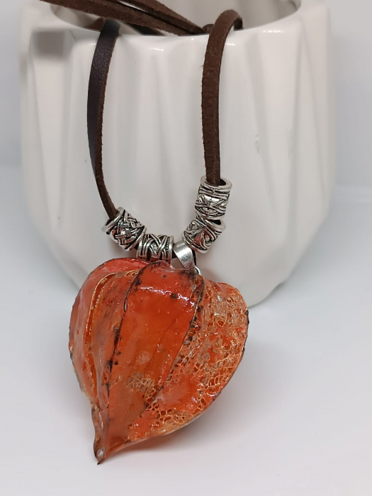 Pandantiv  ”Lampion Chinezesc” ,elegant, din floare de Physalis în rășănă epoxidică [1]