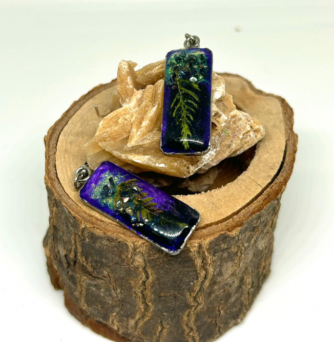 Cercei ”Misterul ferigii”  cu plante naturale în rășină epoxidică [1]