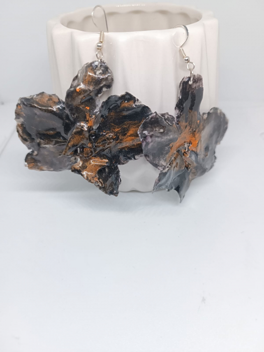 Cercei eleganți din orhidee naturală în rășină epoxidică [1]