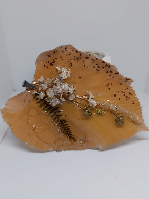 Pandantiv  ”Lumina Teiului” din frunză de tei în rășină epoxidică [4]