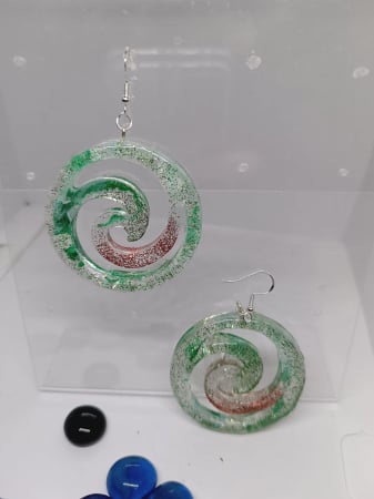 Iarnă - Cercei  cu tematică de iarnă, din rășină epoxidică ”Viscol de Crăciun”