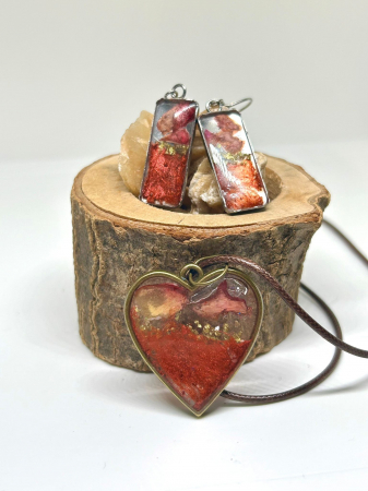 Seturi - Set ”Floare de cupru” , cercei și pandantiv  din flori naturale în rășină epoxidică