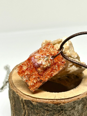 Produse - Pandantiv cu Boboc de Trandafir și Cupru: O Simfonie de Frumusețe