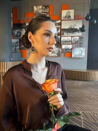 ”Eleganță Florală”-cercei din flori naturale de hortensie în rășină epoxidică [1]