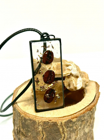 Pandantiv "Time to Coffee" cu boabe de cafea în rășină epoxidică [1]