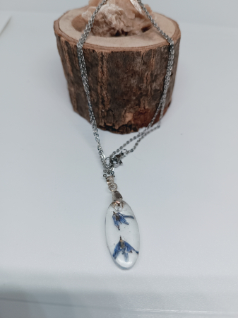 Pandantiv  cu flori de viorele în rășină epoxidică [2]