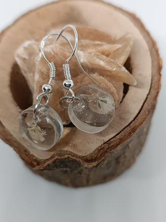 Cercei - ” Floarea Miresei” cercei  cu flori naturale în rășănă epoxidică