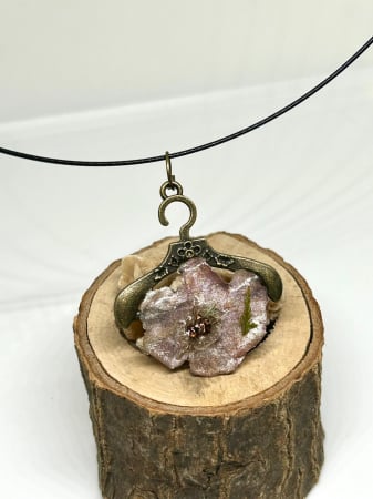 Pandantive - Pandantiv ”Phlox” din floare naturală în rășină epoxidică