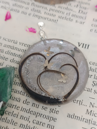 Pandantive - Pandantiv - ” Momente Unice ” realizat din șuvițe de păr în rășină epoxidică