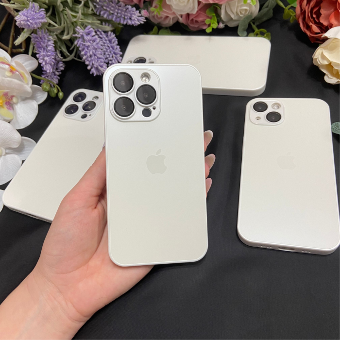 Husa din Sticla si Silicon cu Protectie Lentile Camera pentru iPhone 15 Plus, Alb Perlat-Mat [2]