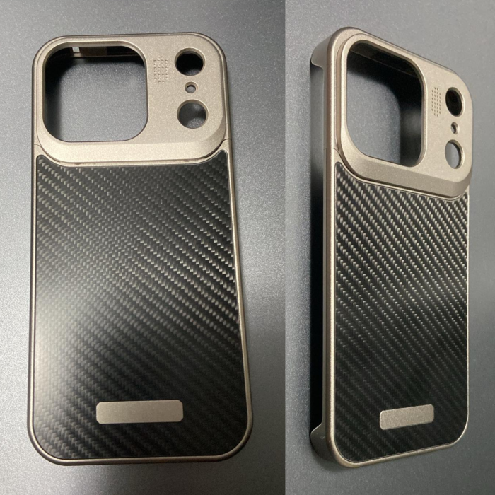 Husa iPhone 17 Pro Max, Dur Aluminiu si Carbon cu MagSafe, Silver Golden [2]