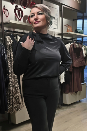 Bluze dama - Bluza 349 neagra Aquared