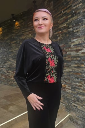 Bluze dama - Bluza 72 neagra catifea Exnec