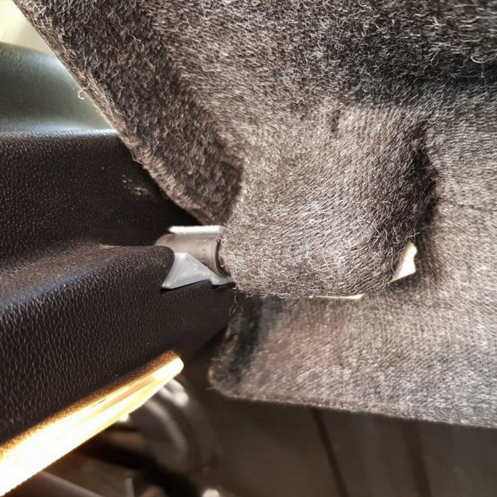 Set 2 cleme din plastic prindere raft portbagaj Grande Punto [5]