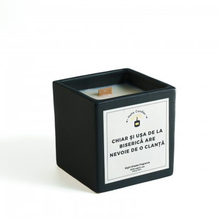 Funny - Lumânare Parfumată CHIAR SI USA DE LA BISERICA ARE NEVOIE DE O CLANTA