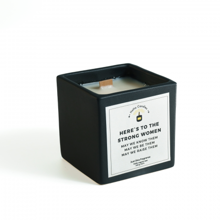 Pentru ea - Lumânare Parfumată HERE`S TO THE STRONG WOMEN