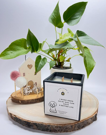 Pet Lovers - Lumânare Parfumată I WORK HARD SO MY DOG CAN HAVE A BETTER LIFE