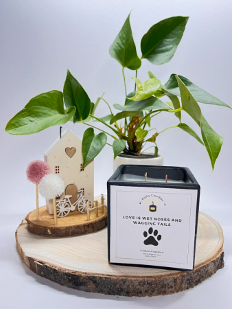 Pet Lovers - Lumanare parfumata LOVE IS WET NOSES AND WAGGING TAILS