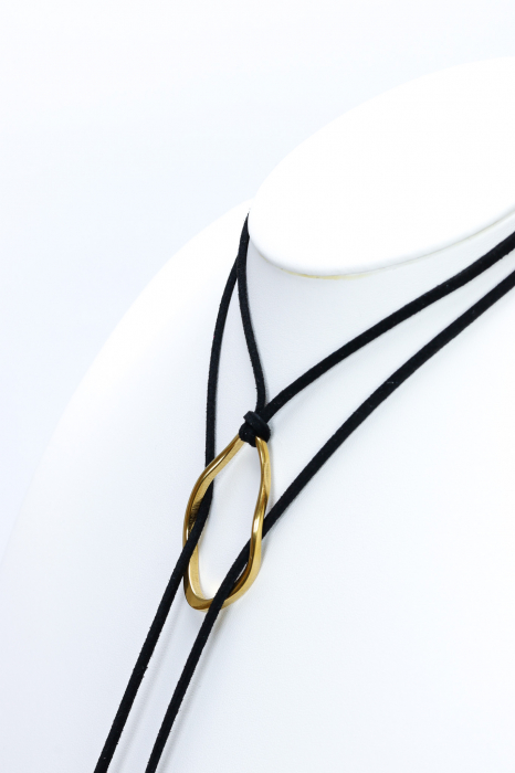 Colier choker cu pandantiv [3]