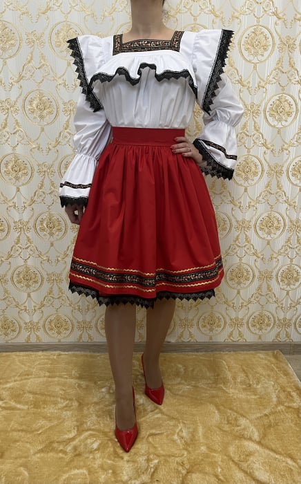 Costum traditional femei model 1 [2]