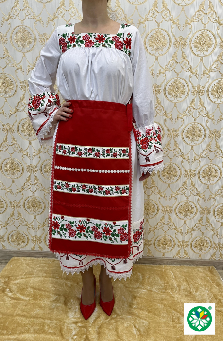 Costum traditional femei model 11 [1]