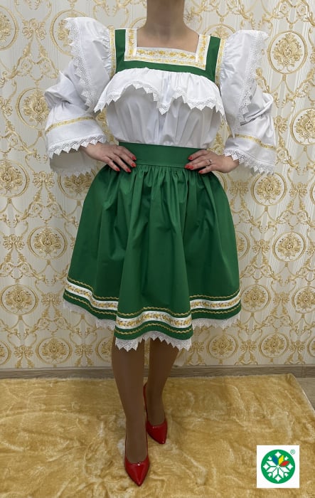 Costum traditional femei model 3 [1]