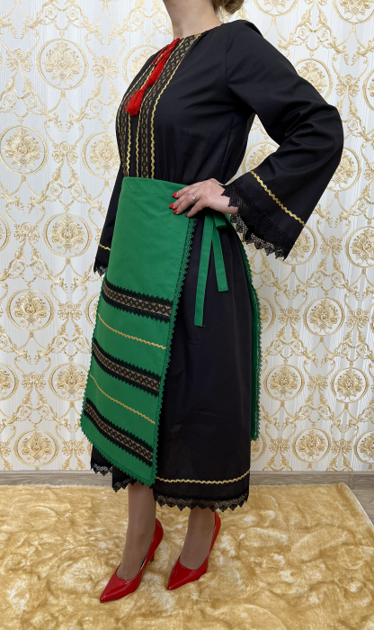 Costum traditional femei model 10 [2]