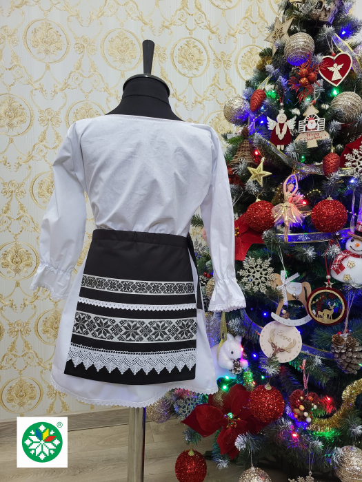Costum traditional pentru fete model 7 [3]