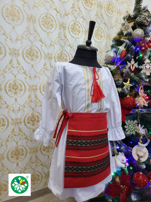Costum traditional pentru fete model 8 [2]